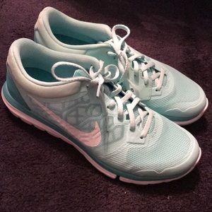 Nike women’s flex run fitsole